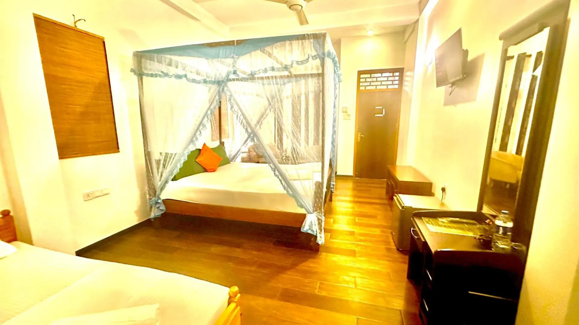 St Claire'S Green Negombo Hotel & Hostels