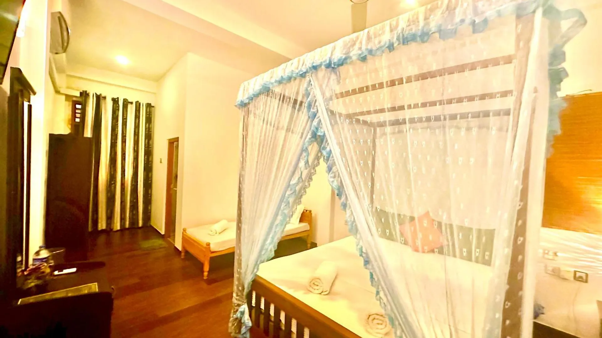 St Claire'S Green Negombo Hotel & Hostels