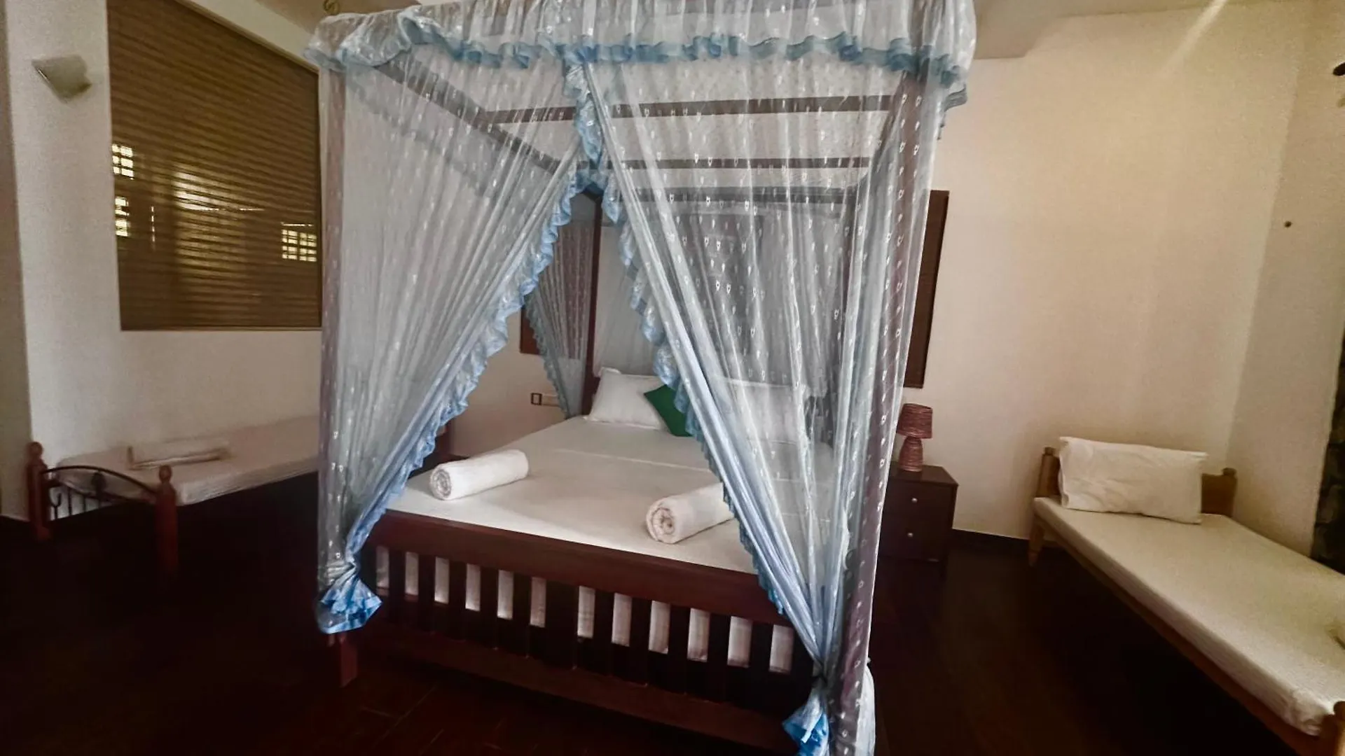 St Claire'S Green Negombo Hotel & Hostels